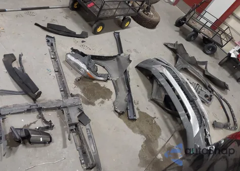 2018 GMC Acadia Denali z USA, uszkodzony, nr VIN 1GKKNXLS3JZ156096